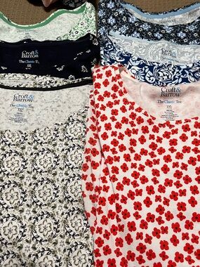 6– Women’s Croft & Barrow Shortsleeved Tops— Size XXL